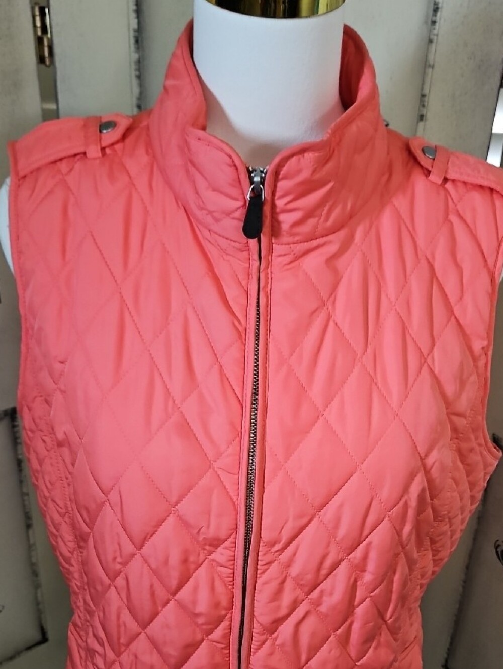 Quilted TALBOTS Diamond Salmon Coral Pink Women's Sleeveless Vest Size L - Picture 9 of 9